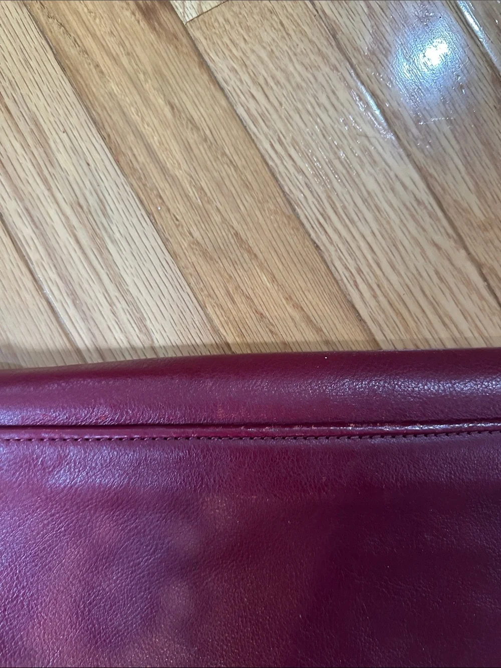 🎆Tory Burch Burgundy Leather Logo Zip Clutch